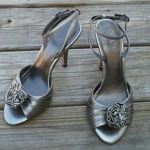 Vince Camuto silver heels with rose